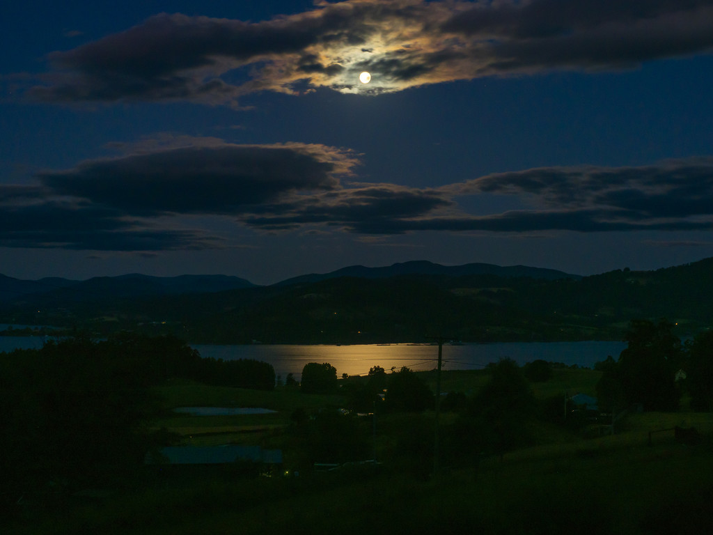 Full moon over Huon River by gosia