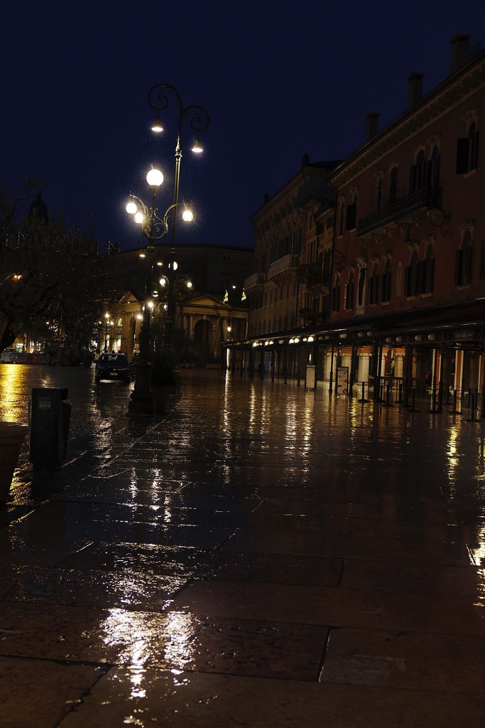 It’s raining  over an empty square  by caterina