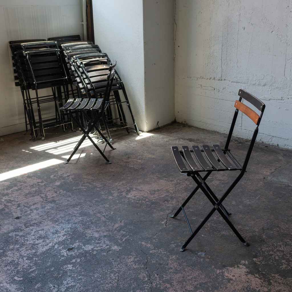 Empty Chairs by yaorenliu