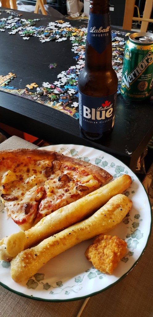Pizza and Beer by labpotter