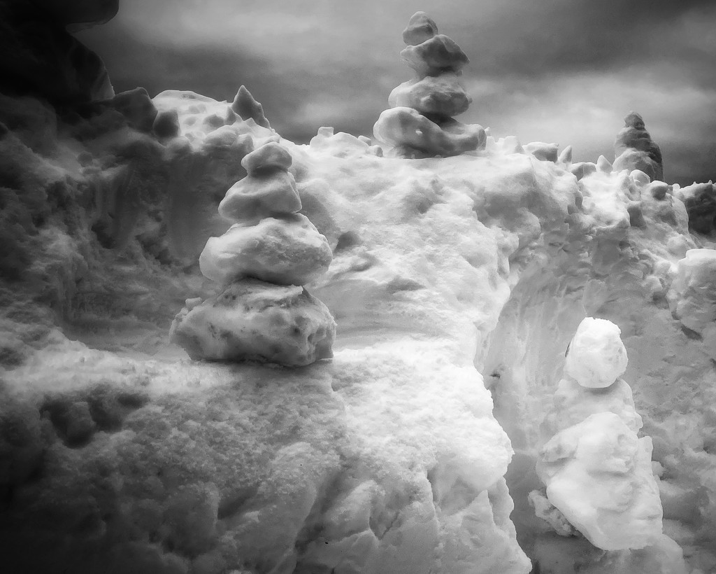 Snow Totems (Lunar version) by jakb
