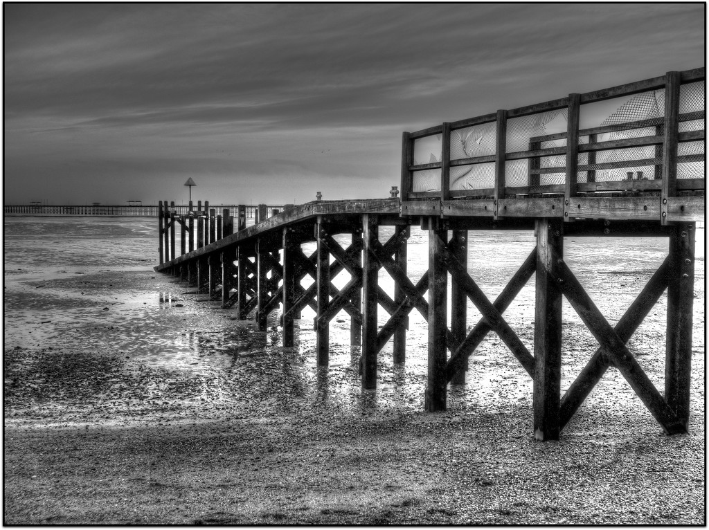 Southend Jetty at dusk by judithdeacon