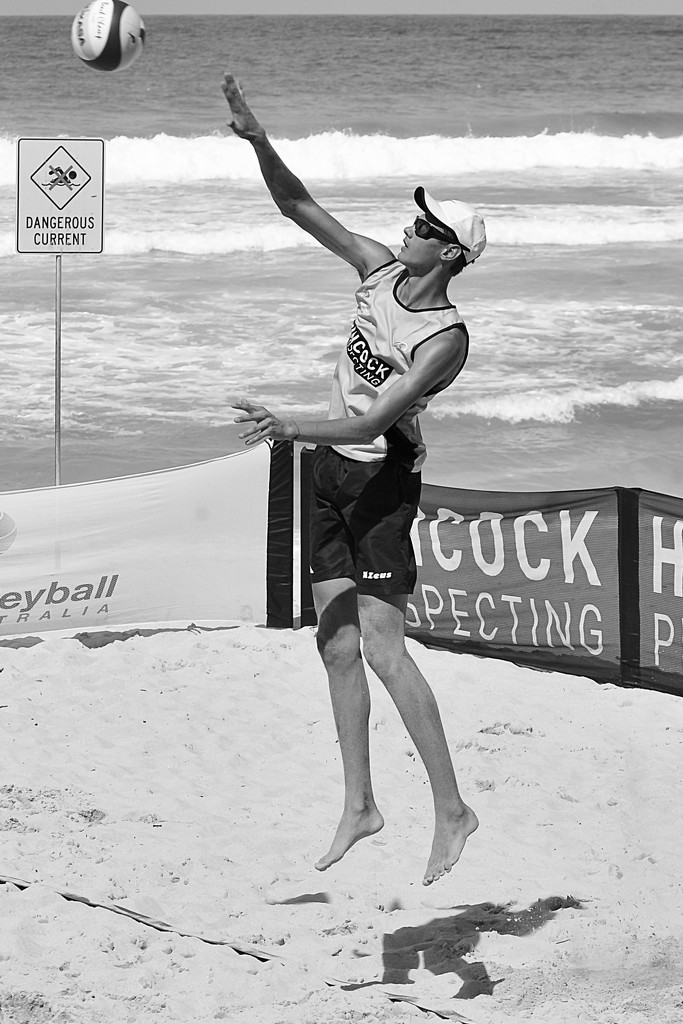 Beach Volleyball Tour event at Manly.  by johnfalconer