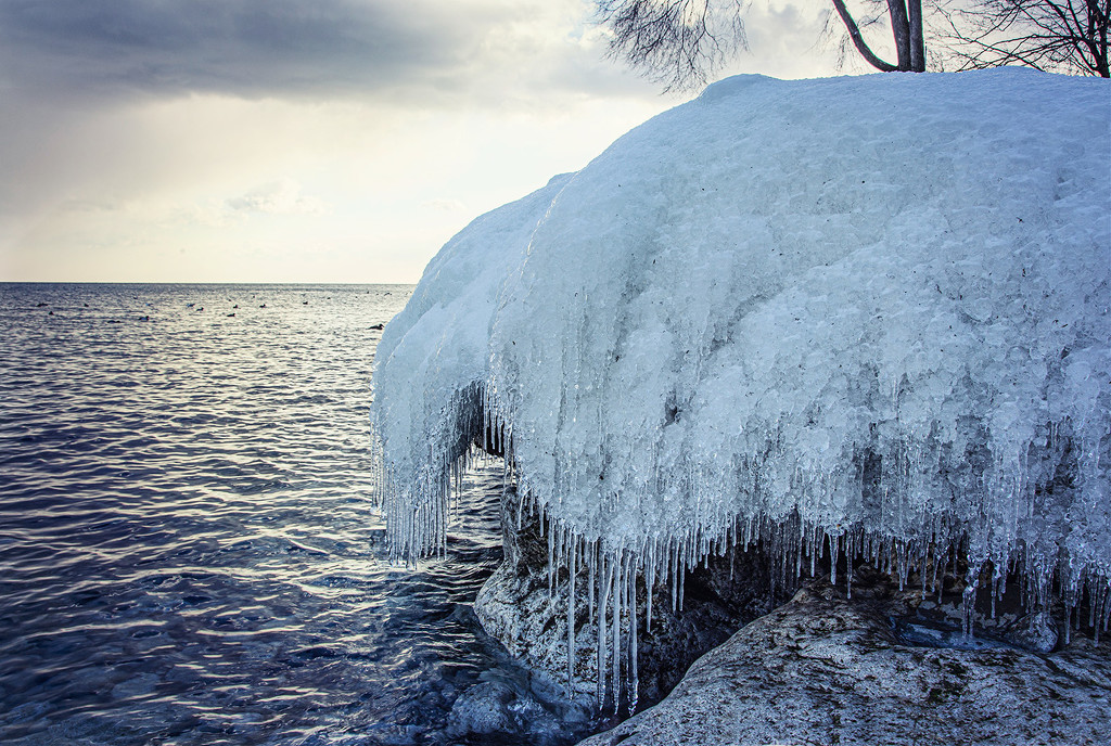 Lake Ontario Ice Caves by pdulis