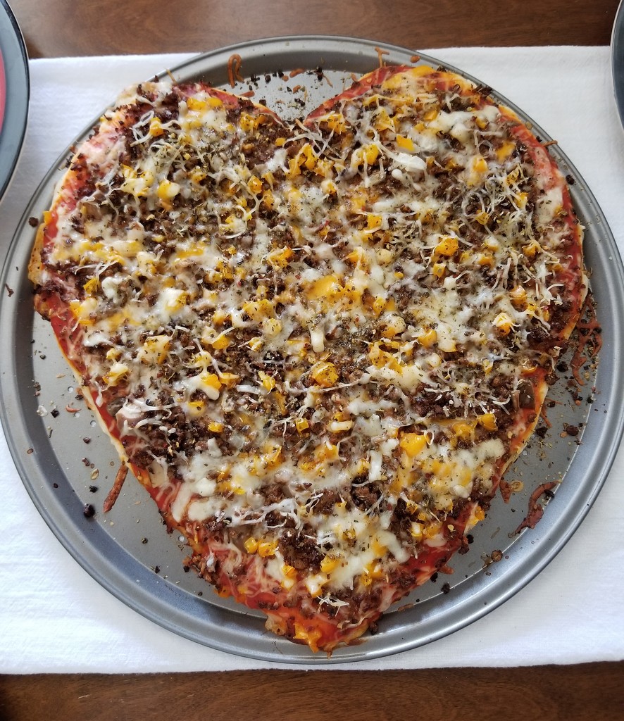 Homemade heart-shaped pizza by scoobylou