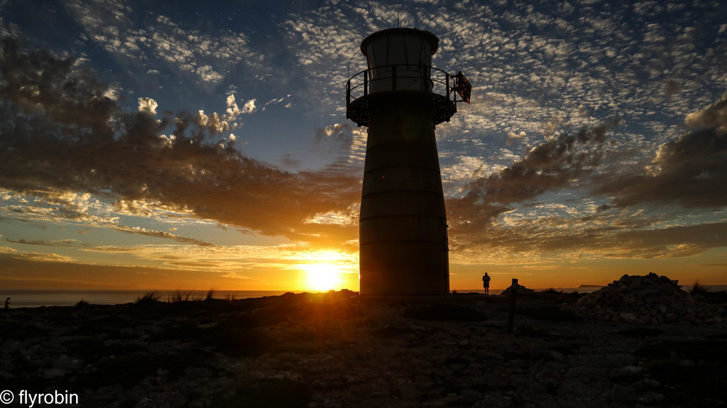 West Cape Lighthouse by flyrobin