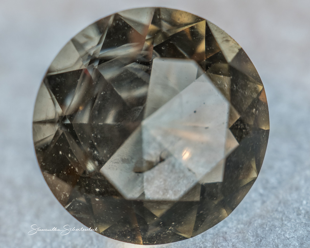 The secrets of the gem stone by sschertenleib