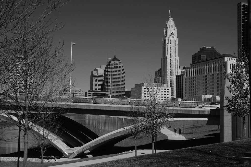 Cloudless in Columbus by lsquared