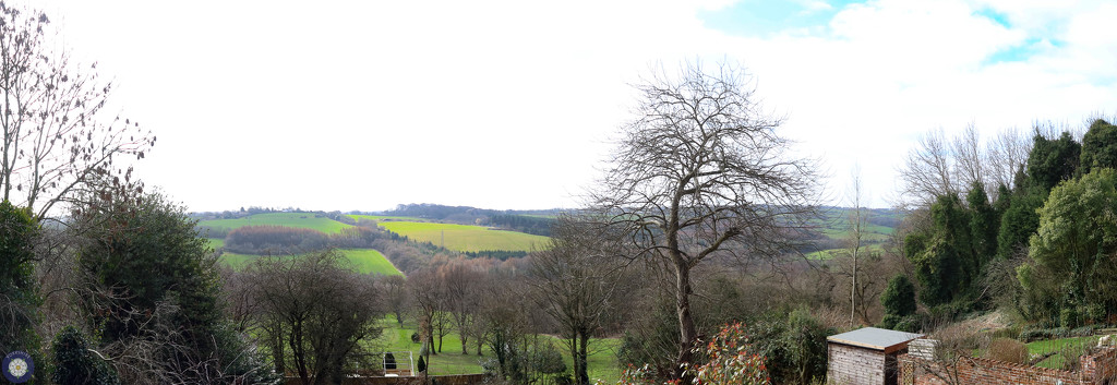 Tong and Fulneck Valley by lumpiniman
