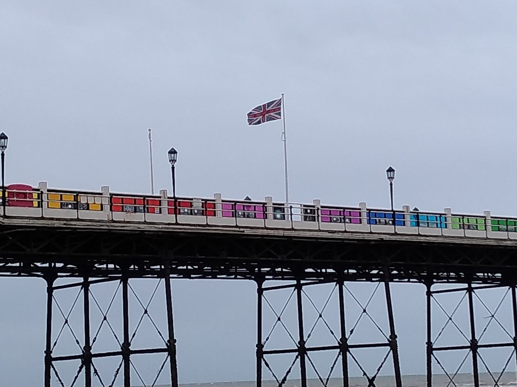 Worthing Pier by moirab