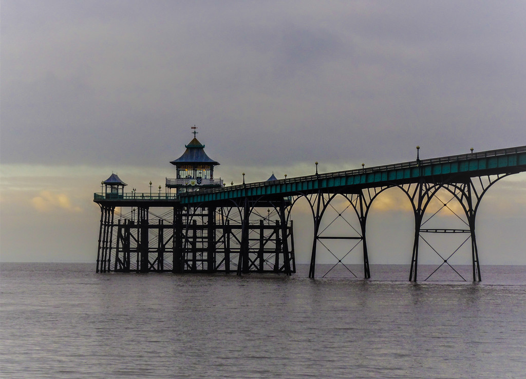 Clevedon pier by cam365pix