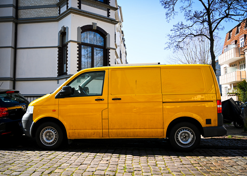 Yellow Car by toinette