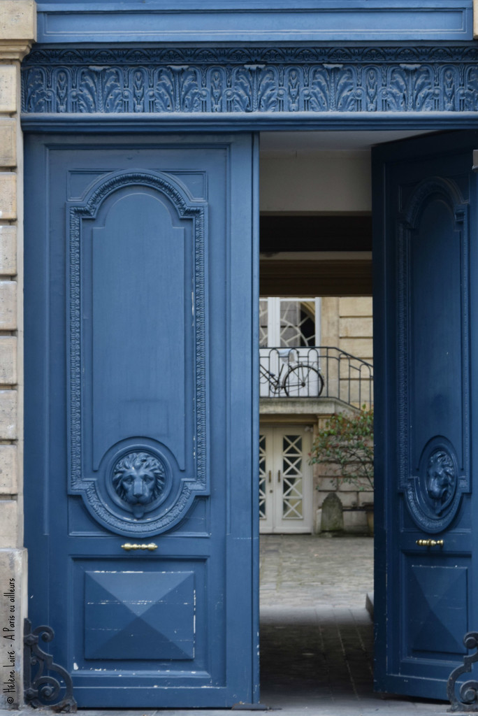 behind the blue door by parisouailleurs