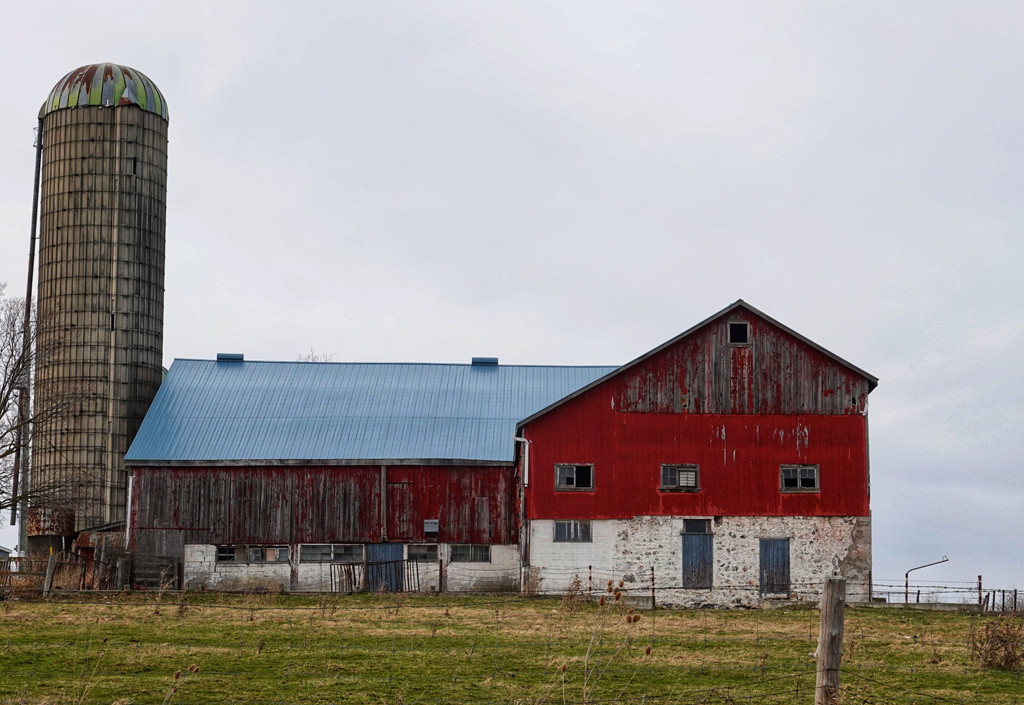 Red barn and silo by ljmanning