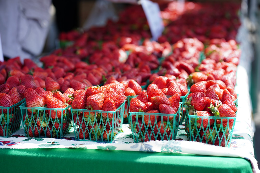 Strawberries by acolyte