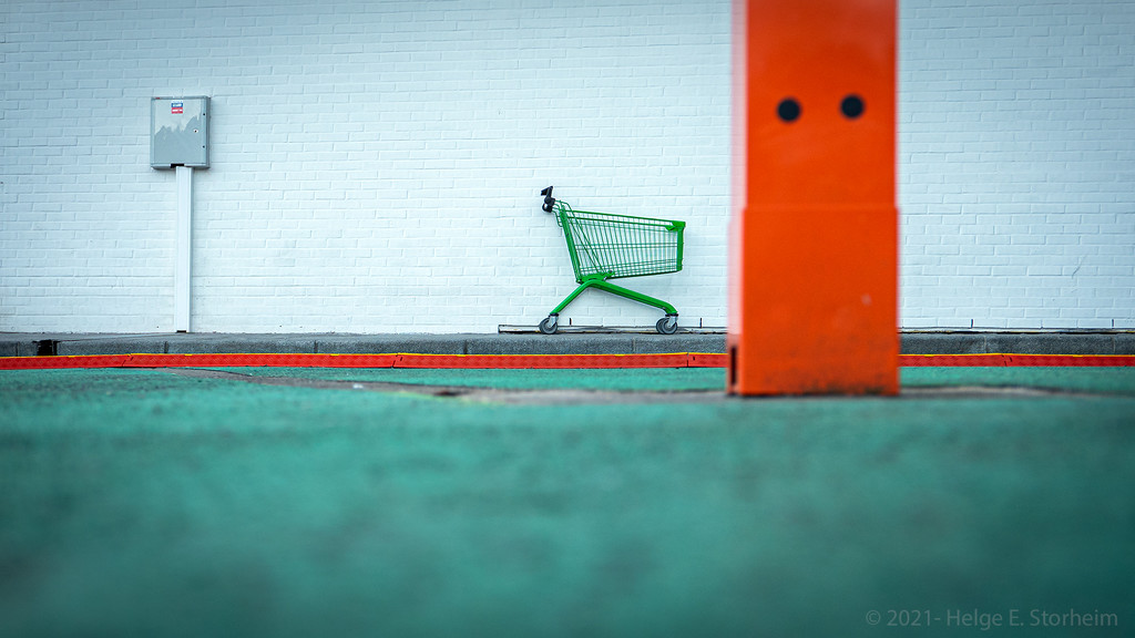 Green shopping cart by helstor365