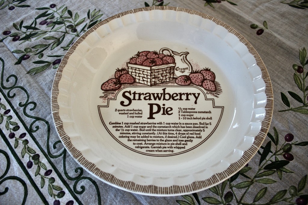 Pie plate by jb030958