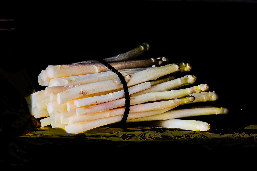 Still life with Asparagus by caterina