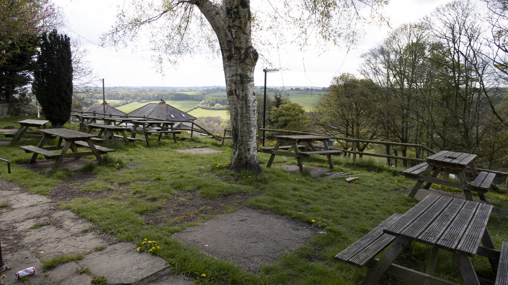 Overlooking Fulneck Valley  by lumpiniman