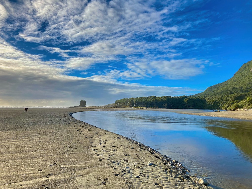 Punakaiki beach by kiwinanna