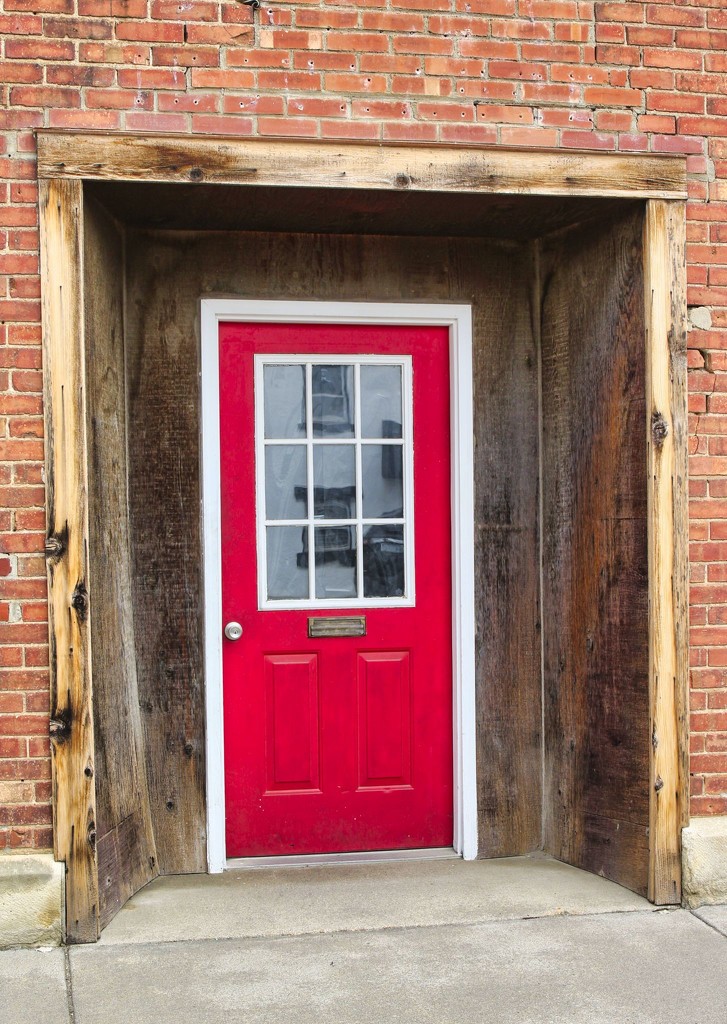 Red Door by judyc57