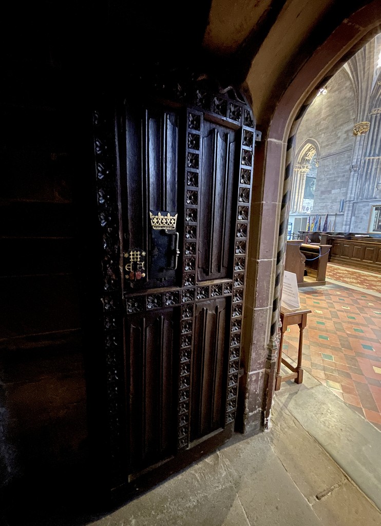 Cathedral door by tinley23