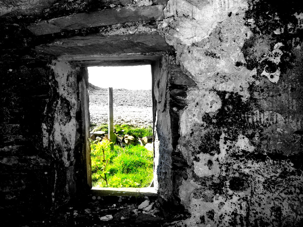 Derelict view by steveandkerry