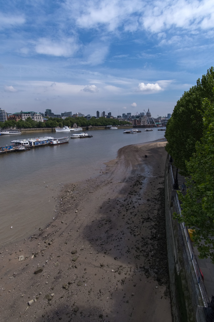 The Thames at low tide by rumpelstiltskin