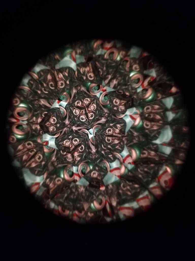 Kaleidoskop out of trash by nami