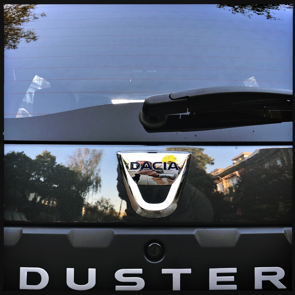 Duster!? Dacia? by mastermek