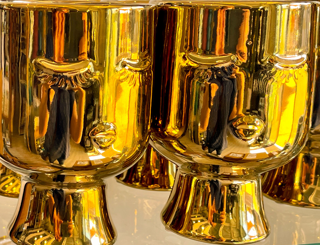 Gold pots by tinley23
