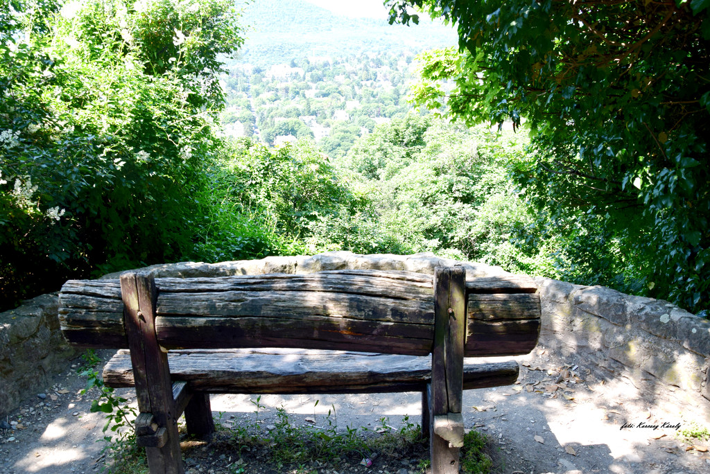 Resting bench by kork