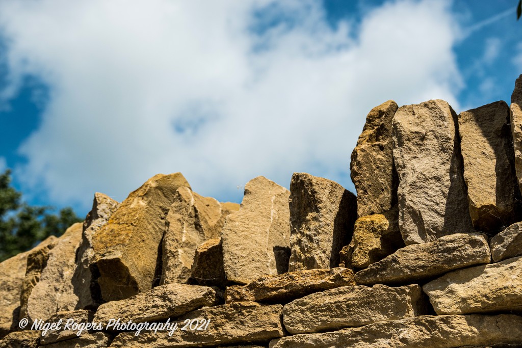 cotswold stone wall by nigelrogers
