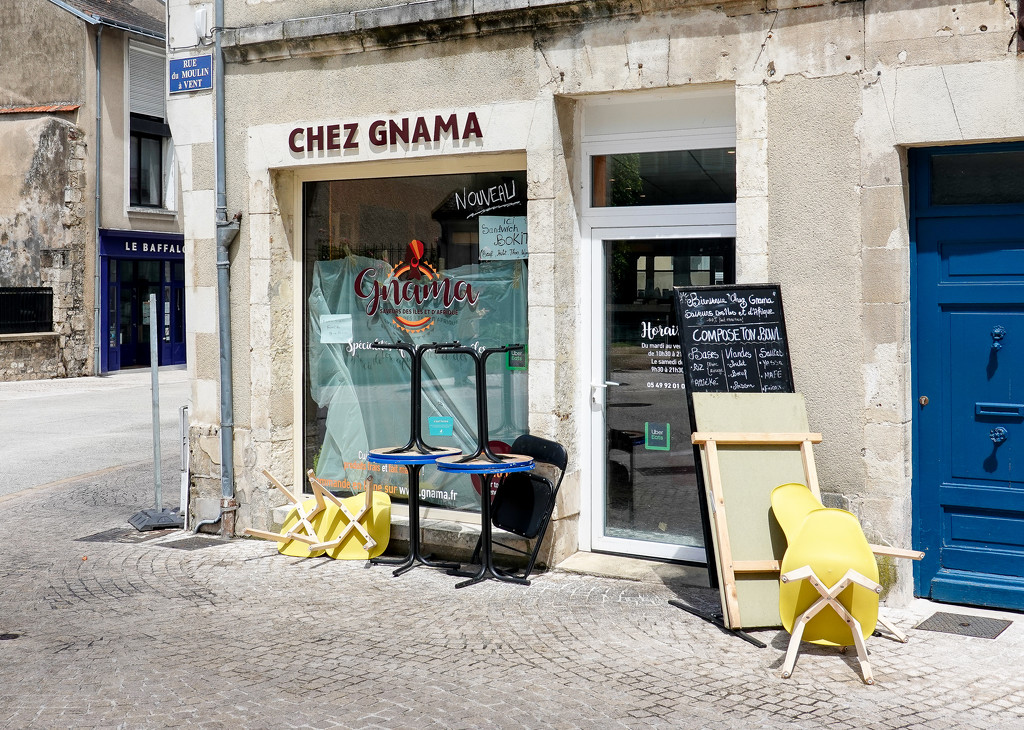 Chez Gnama by alainbouchard