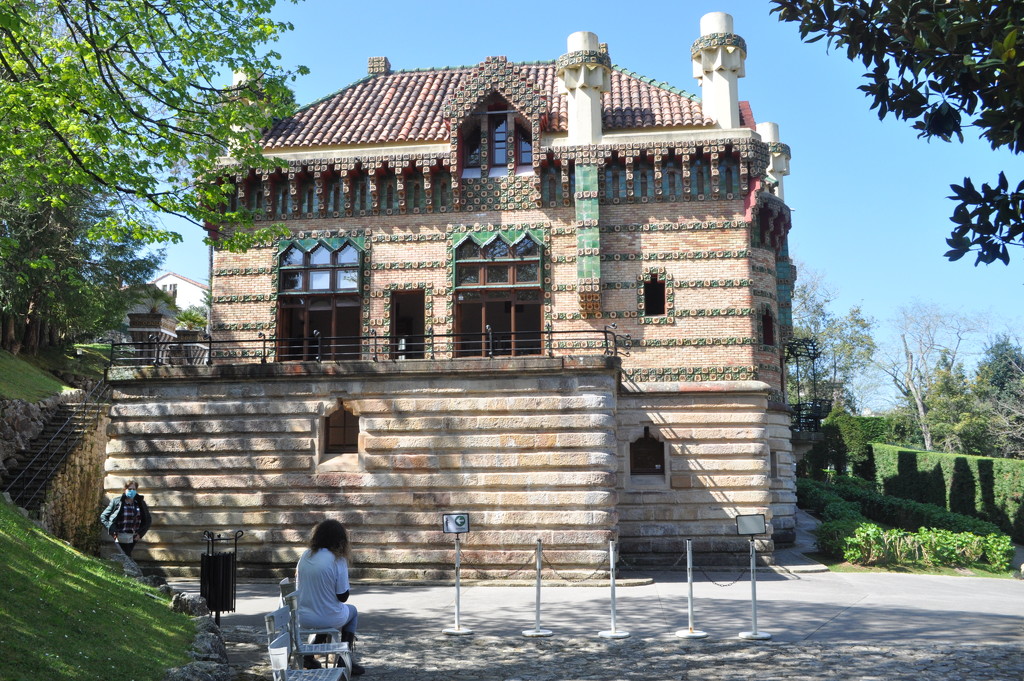 Capricho de Gaudi by philbacon