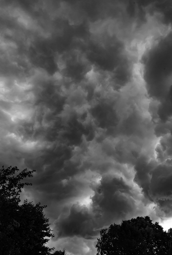 Thunderstorm by andymacera
