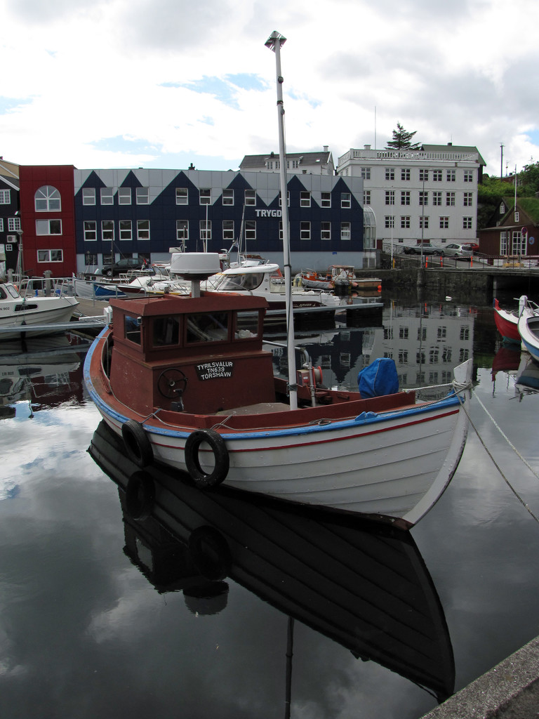 Faroese boat by okvalle