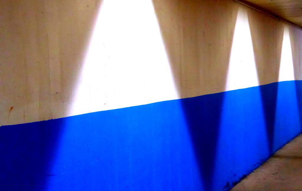 Blue and white light triangles by steveandkerry