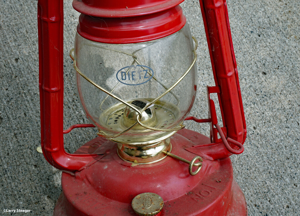 Old oil lamp by larrysphotos