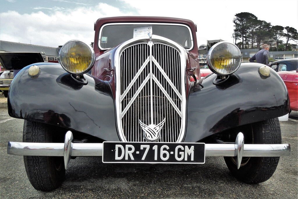 The Citroen Traction Avant by etienne