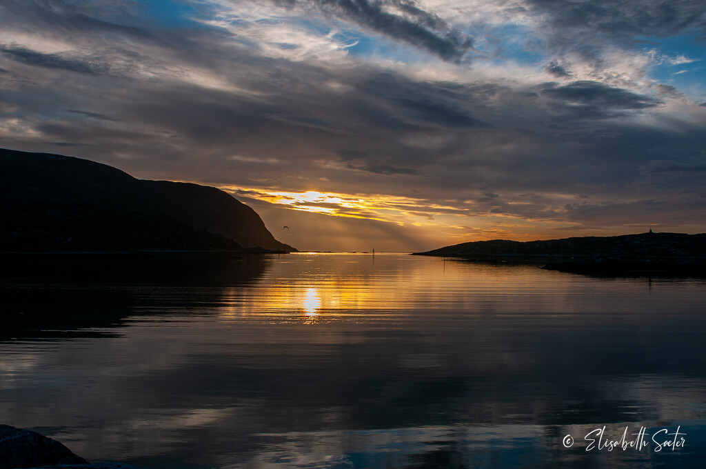 Midnight sun in Hammerfest by elisasaeter