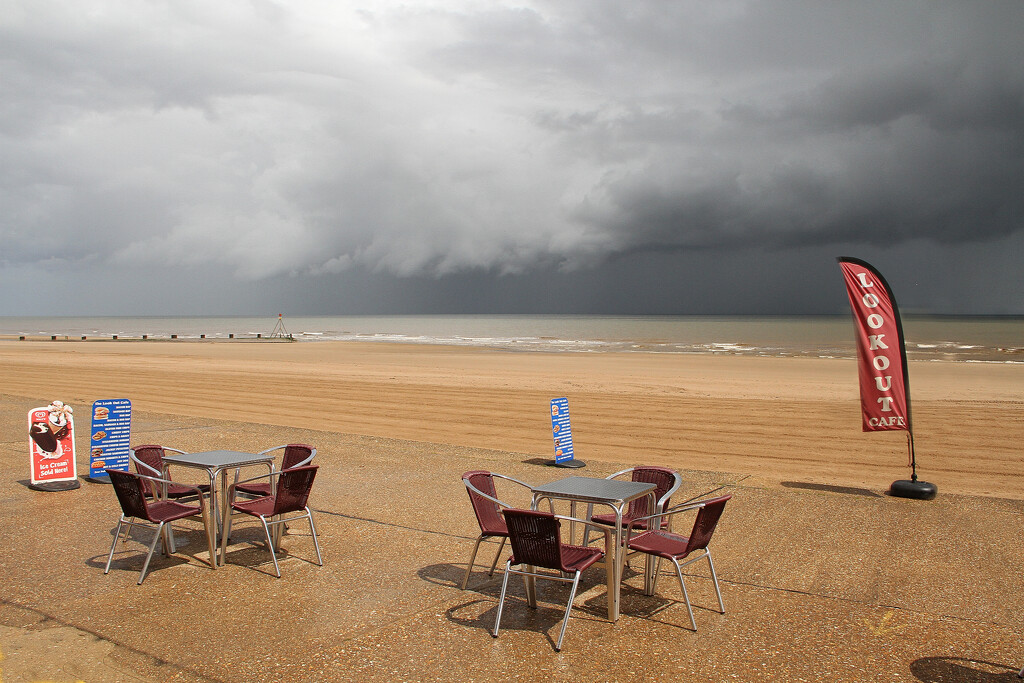 Mablethorpe Look-out cafe by bybri