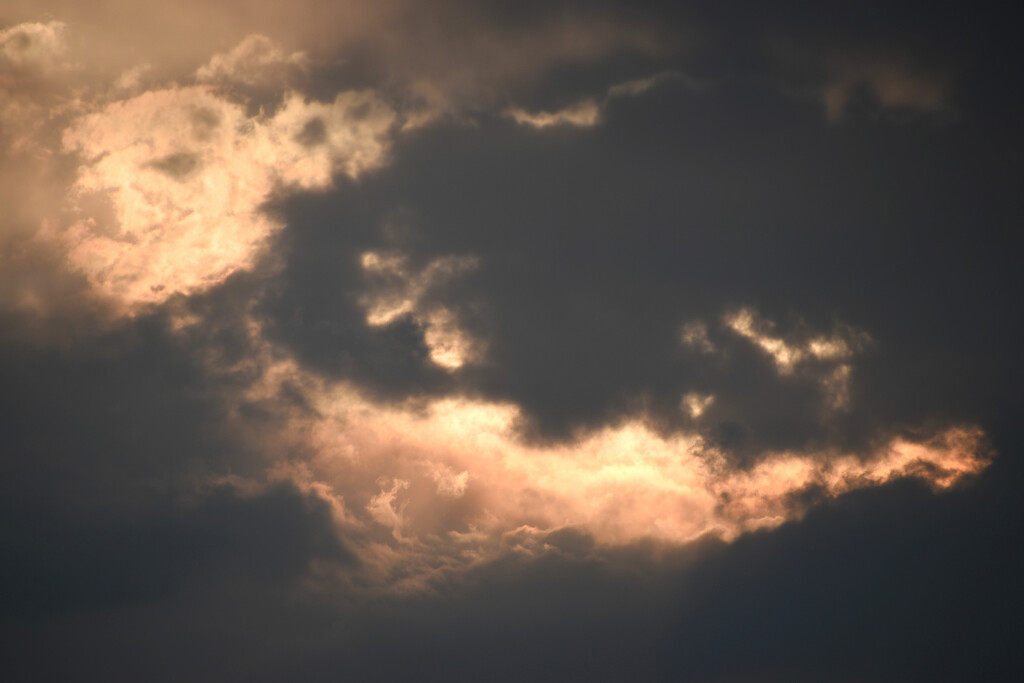 Dramatic Morning Sky by bjywamer
