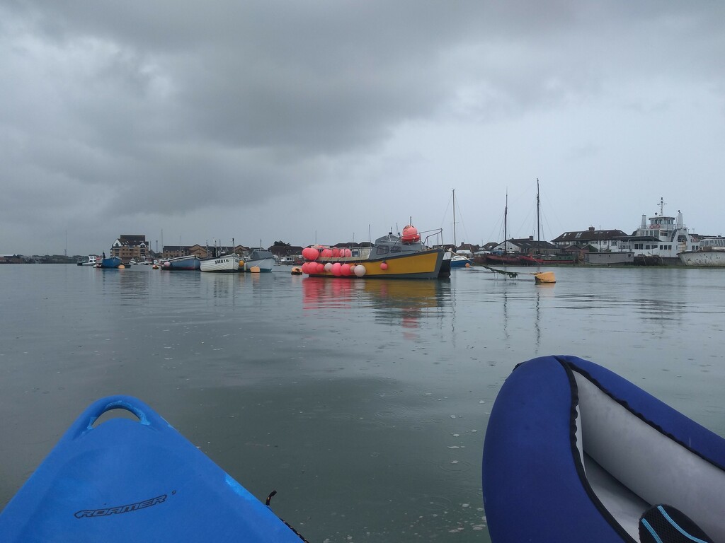 Kayaking in the Rain by moirab