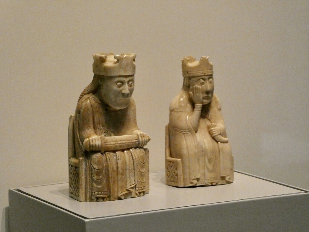 I popped in to see the Lewis Chessmen by orchid99