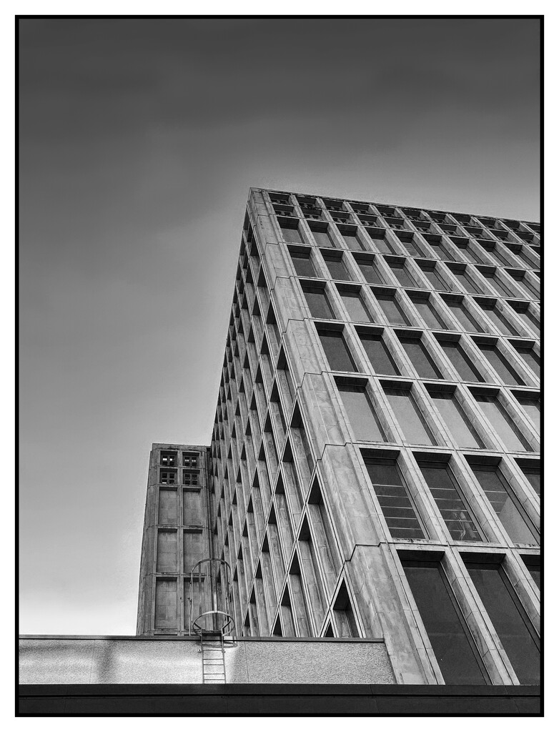 2021-07-08 Grey Angles by cityhillsandsea