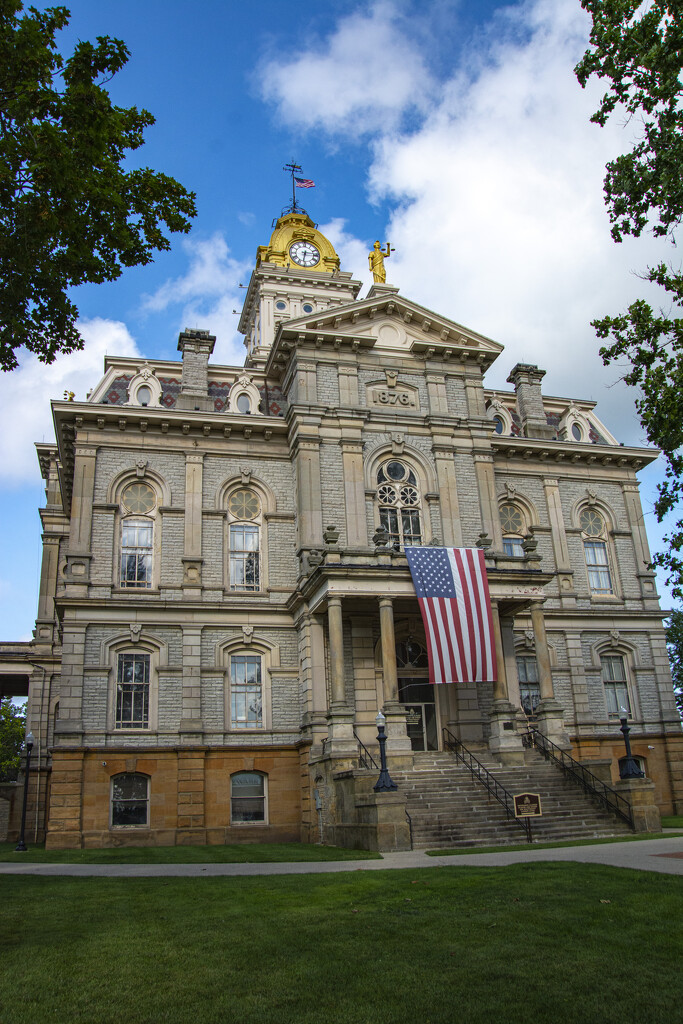 Licking County Courthouse by cwbill