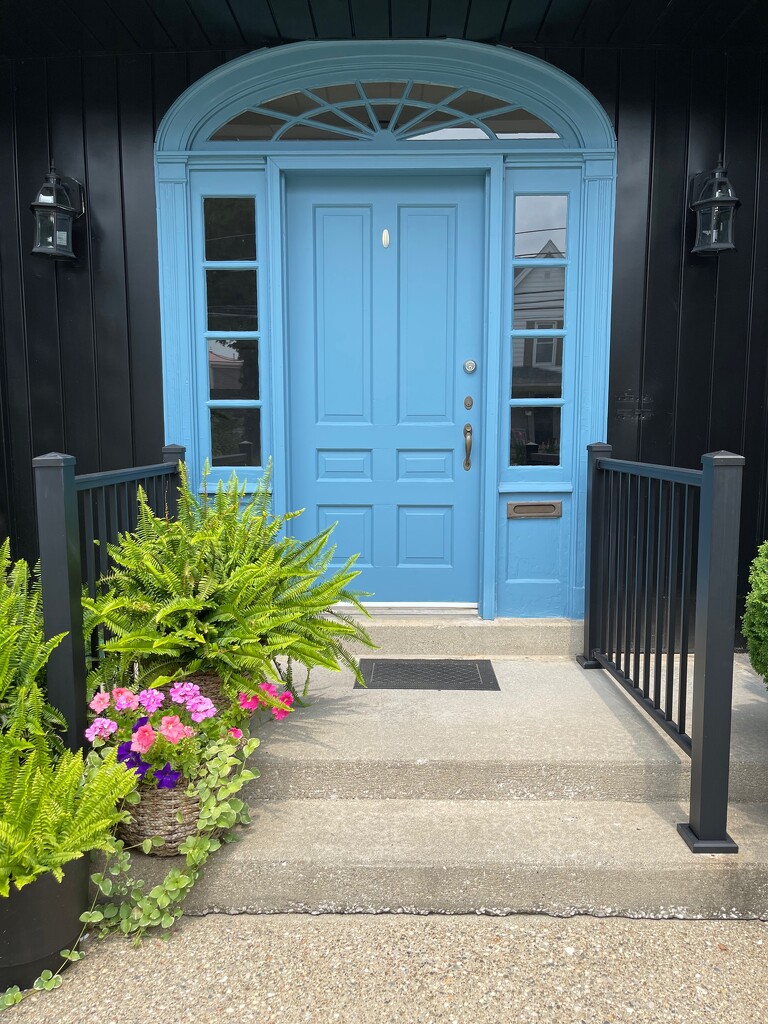 The Blue Door by essiesue
