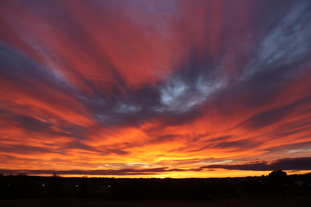 The sky was on fire by gilbertwood