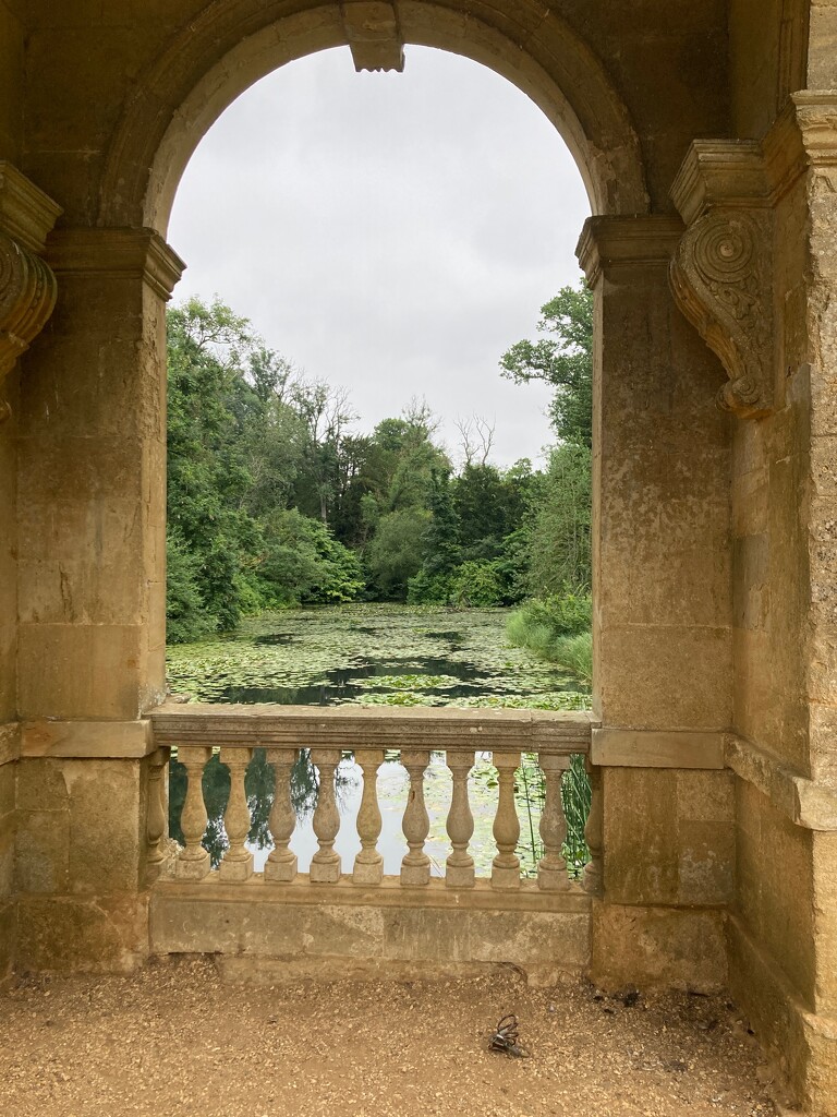 Stowe Gardens by elainepenney